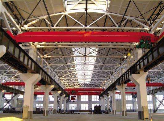 جرثقیل سقفی تک لولا برای صرفه جویی در هزینه ساخت و ساز. Cost.jpg Lowhead Room Single Girder Overhead Crane for Saving Construction Cost.jpg