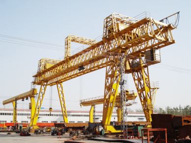 با کیفیت خوب Trussed قاب متحرک سفر دو پشت بند زیر بشکهای جرثقیل در آفریقای جنوبی